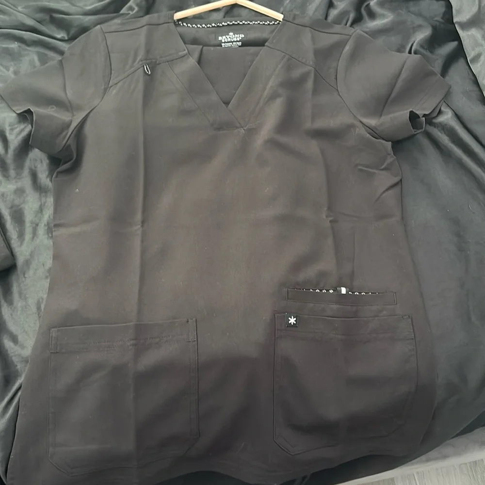 Beyond Scrub Set - Picture 1 of 2